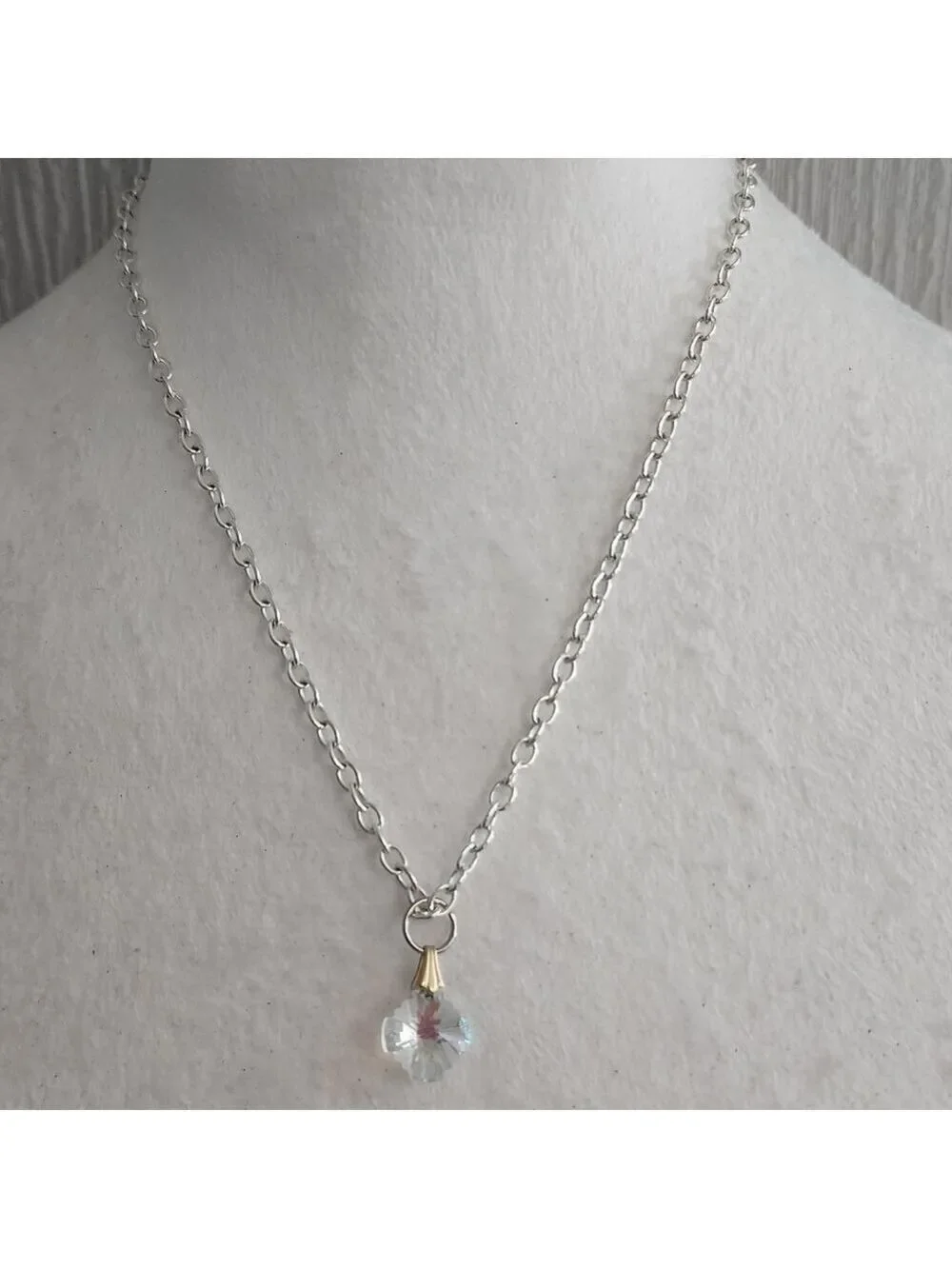 N/A silvertone necklace